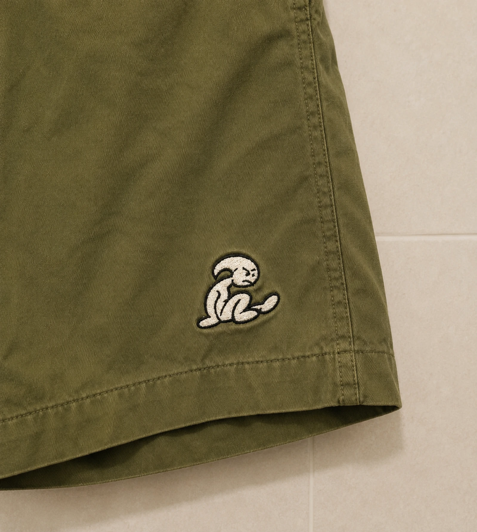 Pantalões curtos El Niño verde oliva tamanho 8 anos NOVO – photo 3
